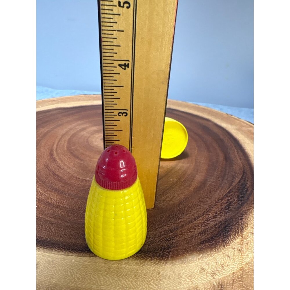 Vintage Lapin Plastic Corn Cob Salt & Pepper Shakers Yellow & Red Kitschy - Picture 6 of 7